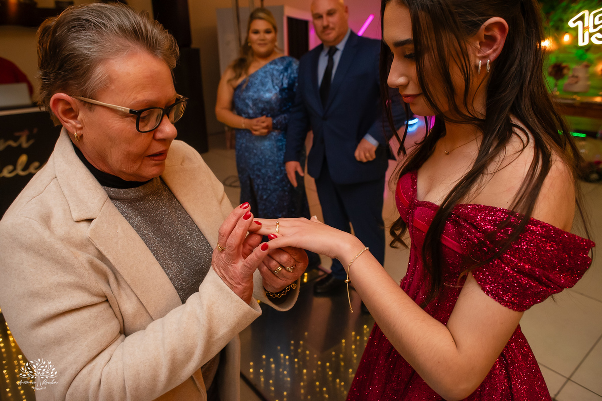 15 anos - festa de debutante - ensaio de 15 anos - fotografia de 15 anos - fotógrafo de debutante - making of 15 anos - valsa 15 anos - pista de dança animada - fotografia de festa  - Pelotas - Antonio Rocha Fotografias - aniversário de 15 anos - debutant