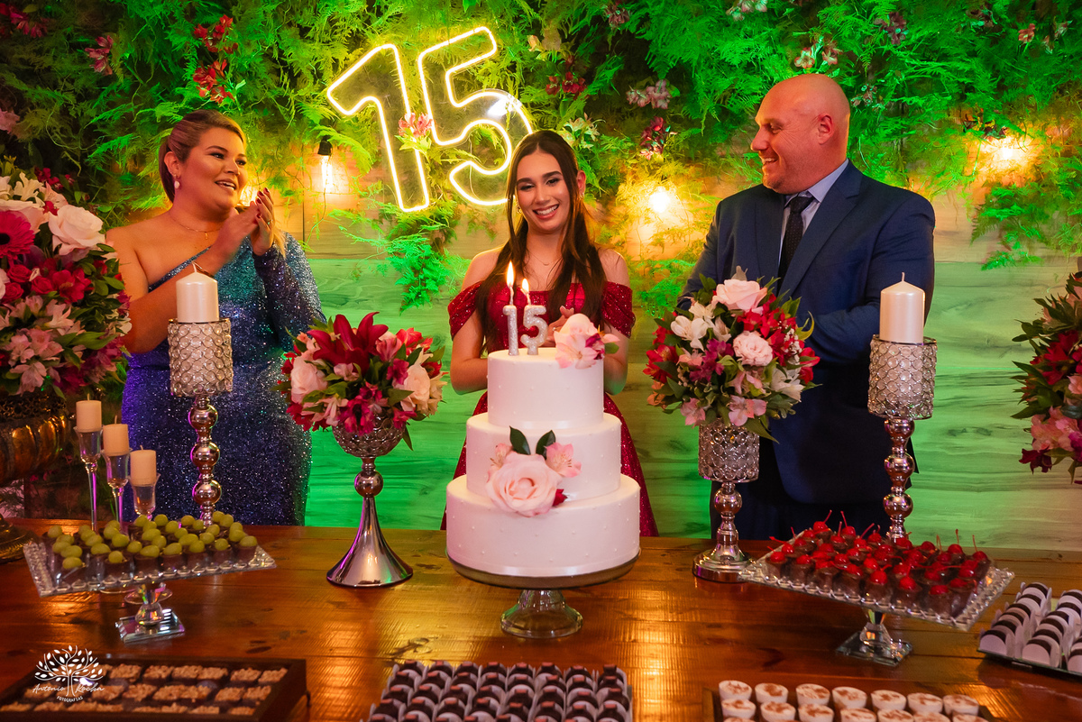 15 anos - festa de debutante - ensaio de 15 anos - fotografia de 15 anos - fotógrafo de debutante - making of 15 anos - valsa 15 anos - pista de dança animada - fotografia de festa  - Pelotas - Antonio Rocha Fotografias - aniversário de 15 anos - debutant