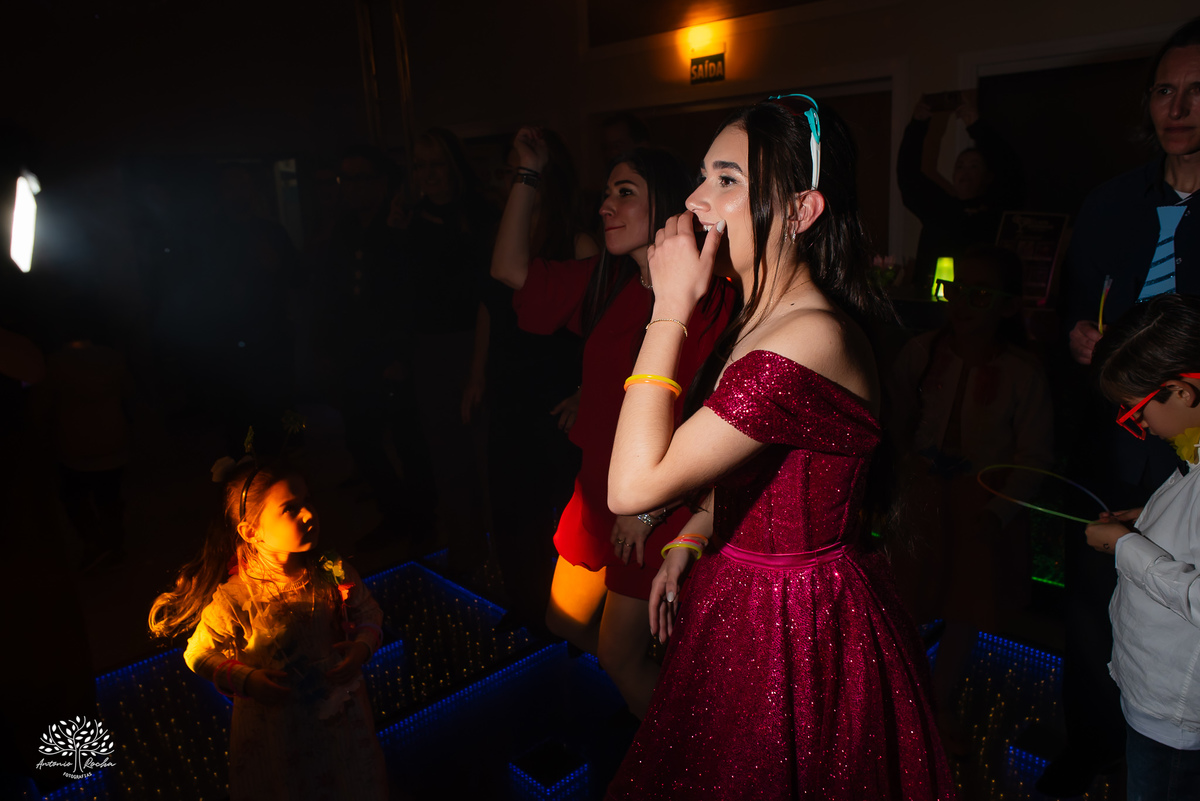 15 anos - festa de debutante - ensaio de 15 anos - fotografia de 15 anos - fotógrafo de debutante - making of 15 anos - valsa 15 anos - pista de dança animada - fotografia de festa  - Pelotas - Antonio Rocha Fotografias - aniversário de 15 anos - debutant