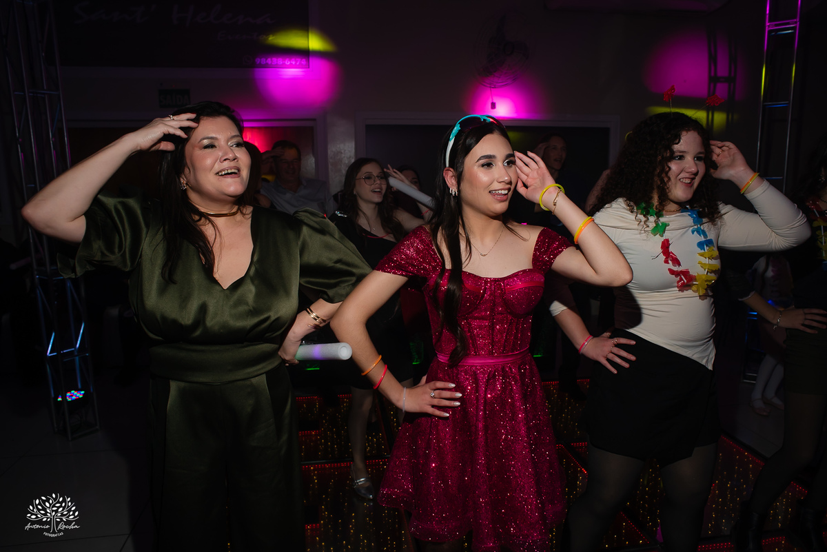 15 anos - festa de debutante - ensaio de 15 anos - fotografia de 15 anos - fotógrafo de debutante - making of 15 anos - valsa 15 anos - pista de dança animada - fotografia de festa  - Pelotas - Antonio Rocha Fotografias - aniversário de 15 anos - debutant