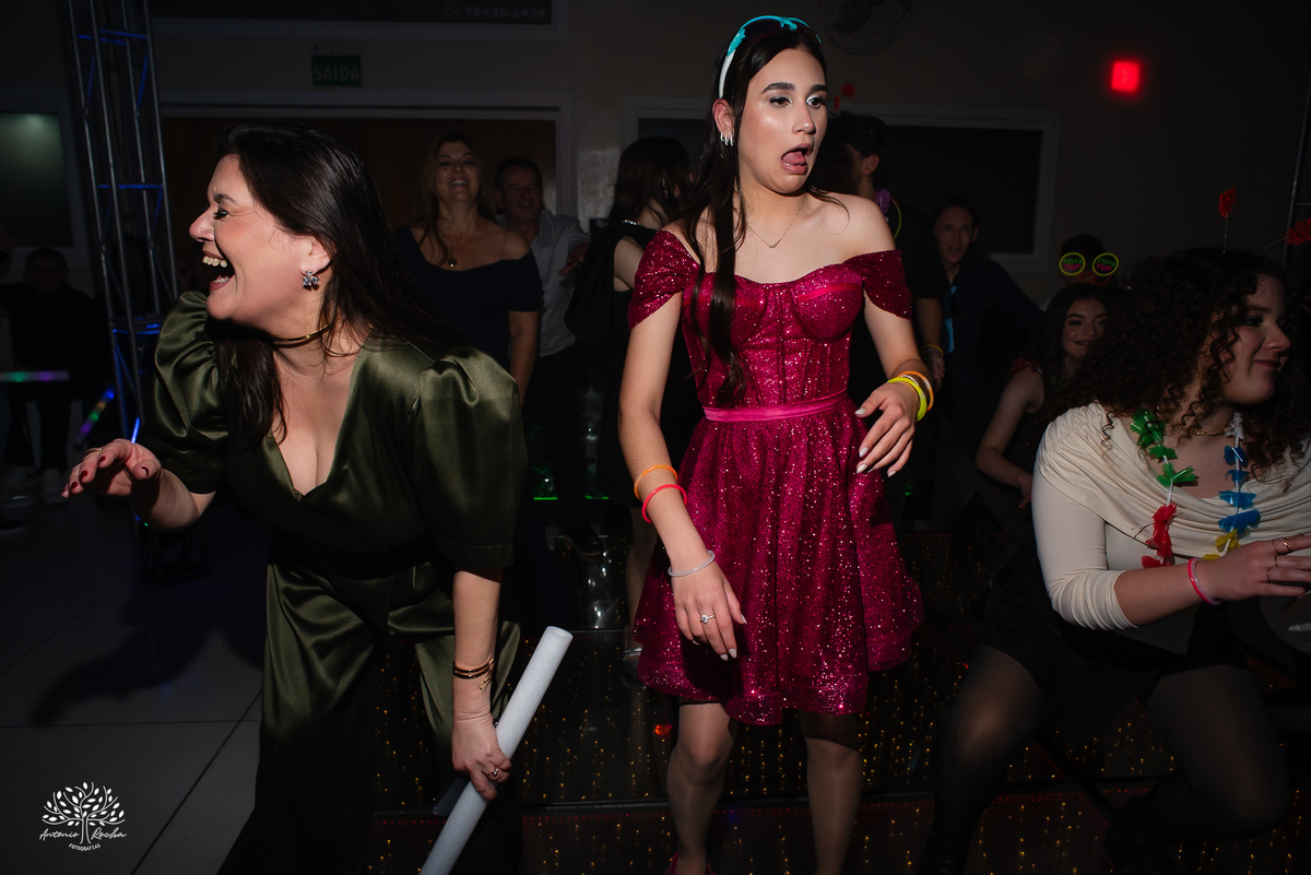 15 anos - festa de debutante - ensaio de 15 anos - fotografia de 15 anos - fotógrafo de debutante - making of 15 anos - valsa 15 anos - pista de dança animada - fotografia de festa  - Pelotas - Antonio Rocha Fotografias - aniversário de 15 anos - debutant