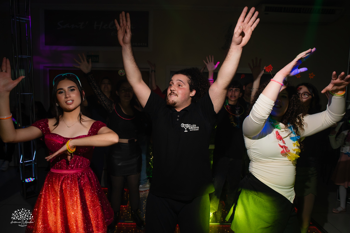 15 anos - festa de debutante - ensaio de 15 anos - fotografia de 15 anos - fotógrafo de debutante - making of 15 anos - valsa 15 anos - pista de dança animada - fotografia de festa  - Pelotas - Antonio Rocha Fotografias - aniversário de 15 anos - debutant