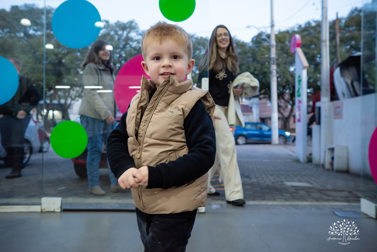 aniversário infantil - fotografia de aniversário - festa temática - trem - fotografia profissional - decoração de festa - Casa da Fantasia - balões personalizados - fotografia criativa - Pelotas – Loly Pop - Antonio Rocha Fotografia - bolo infantil