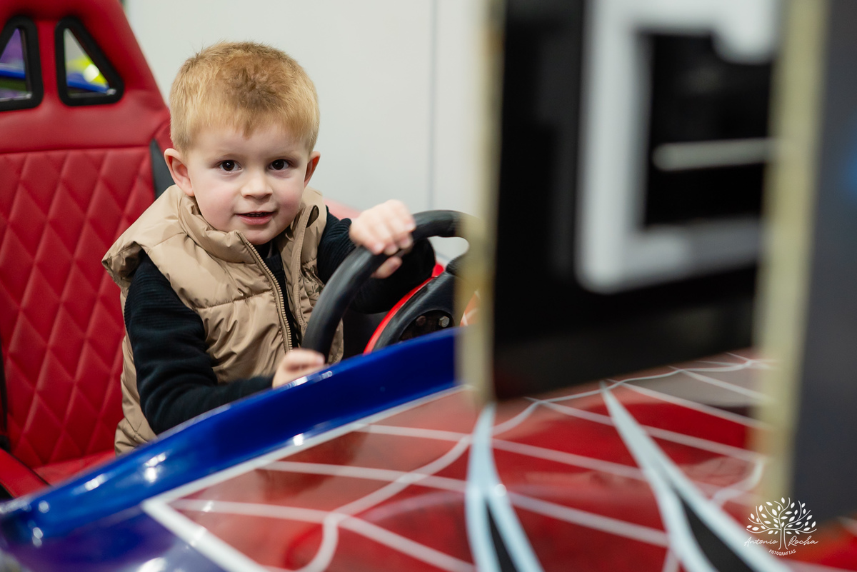 aniversário infantil - fotografia de aniversário - festa temática - trem - fotografia profissional - decoração de festa - Casa da Fantasia - balões personalizados - fotografia criativa - Pelotas – Loly Pop - Antonio Rocha Fotografia - bolo infantil