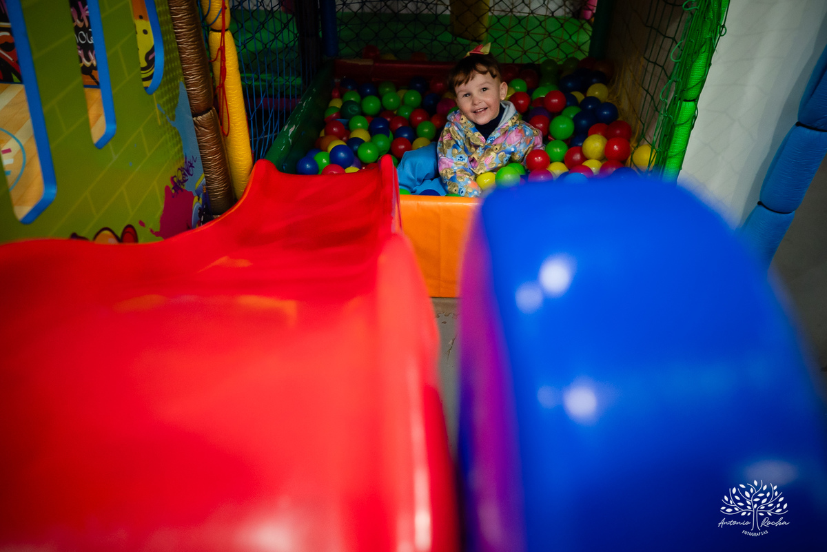 aniversário infantil - fotografia de aniversário - festa temática - trem - fotografia profissional - decoração de festa - Casa da Fantasia - balões personalizados - fotografia criativa - Pelotas – Loly Pop - Antonio Rocha Fotografia - bolo infantil