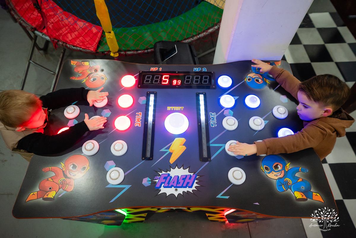 aniversário infantil - fotografia de aniversário - festa temática - trem - fotografia profissional - decoração de festa - Casa da Fantasia - balões personalizados - fotografia criativa - Pelotas – Loly Pop - Antonio Rocha Fotografia - bolo infantil