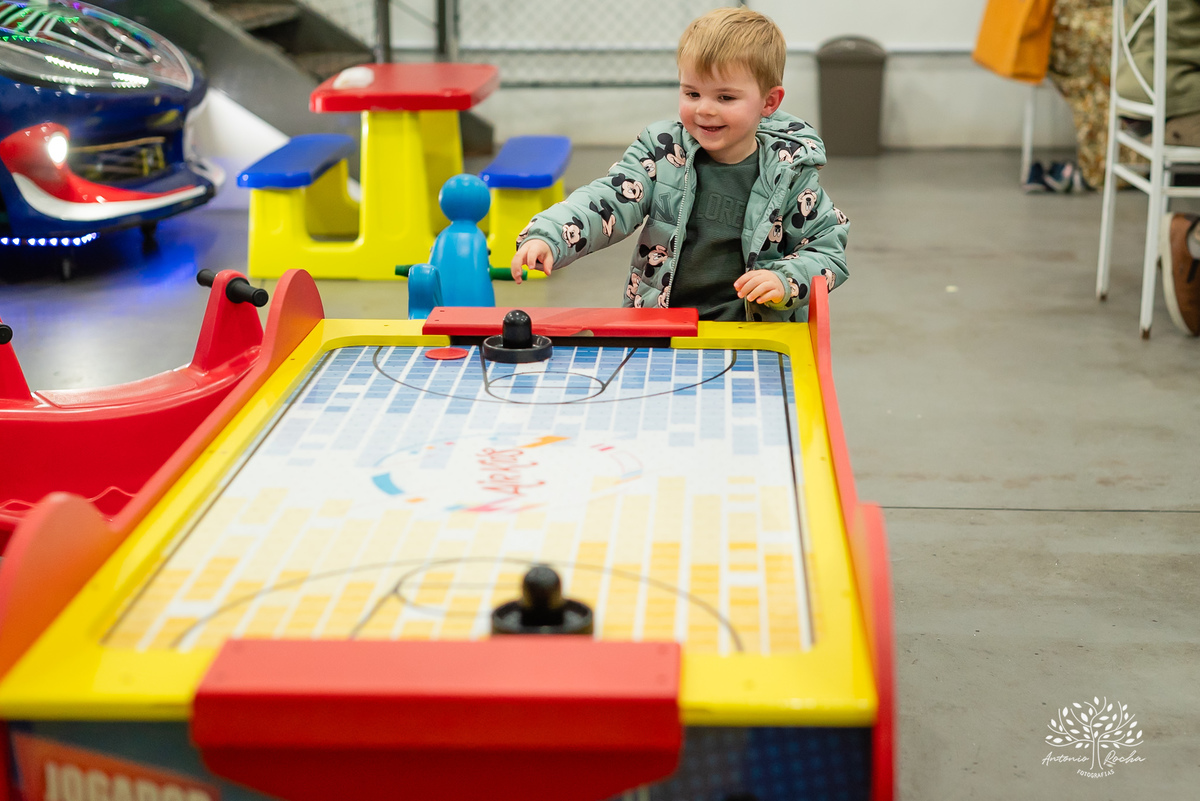aniversário infantil - fotografia de aniversário - festa temática - trem - fotografia profissional - decoração de festa - Casa da Fantasia - balões personalizados - fotografia criativa - Pelotas – Loly Pop - Antonio Rocha Fotografia - bolo infantil