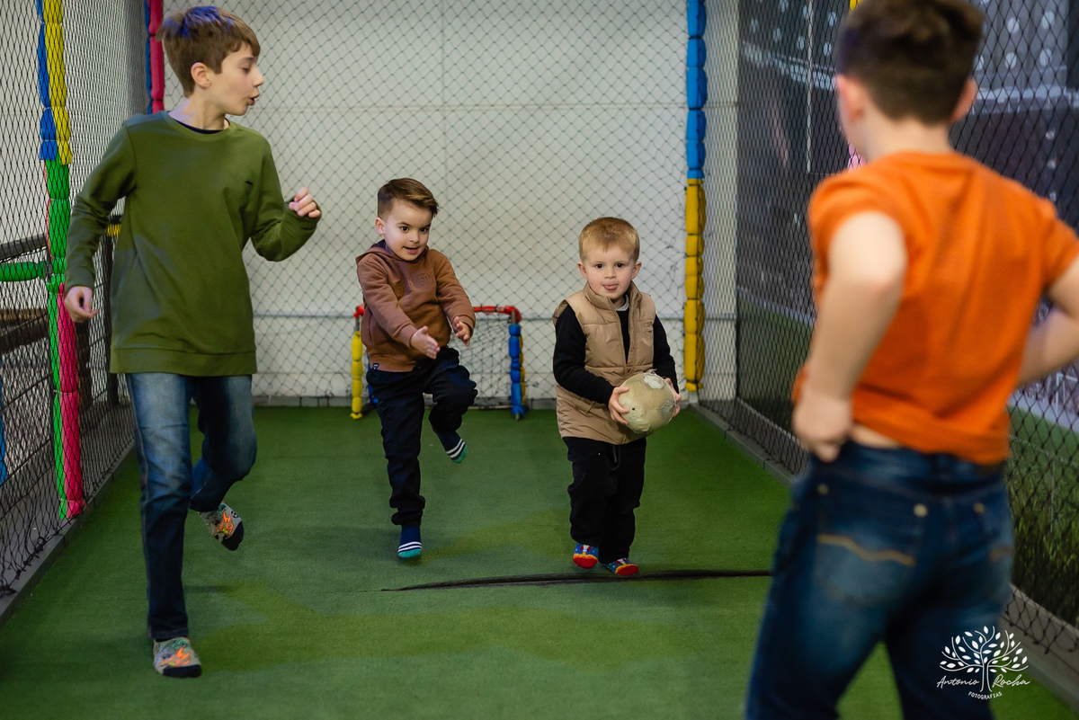 aniversário infantil - fotografia de aniversário - festa temática - trem - fotografia profissional - decoração de festa - Casa da Fantasia - balões personalizados - fotografia criativa - Pelotas – Loly Pop - Antonio Rocha Fotografia - bolo infantil