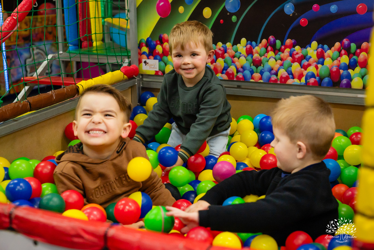 aniversário infantil - fotografia de aniversário - festa temática - trem - fotografia profissional - decoração de festa - Casa da Fantasia - balões personalizados - fotografia criativa - Pelotas – Loly Pop - Antonio Rocha Fotografia - bolo infantil