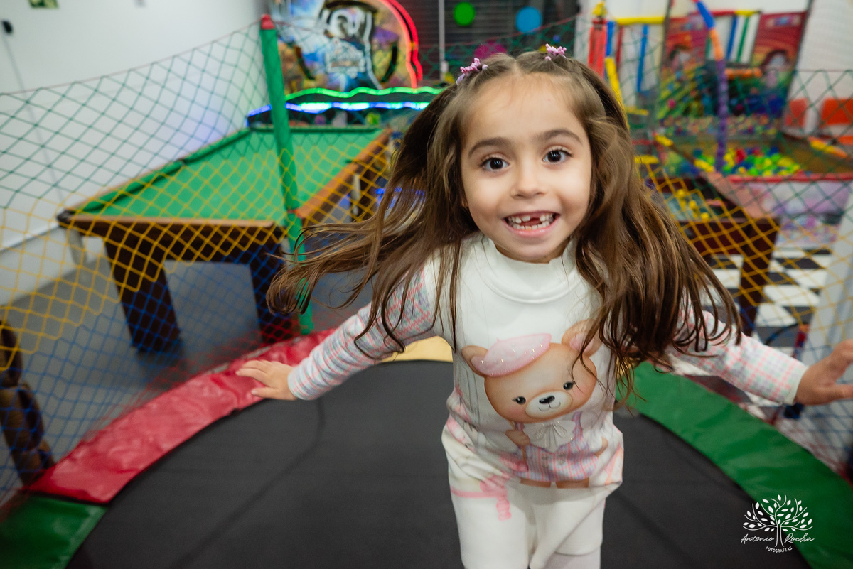 aniversário infantil - fotografia de aniversário - festa temática - trem - fotografia profissional - decoração de festa - Casa da Fantasia - balões personalizados - fotografia criativa - Pelotas – Loly Pop - Antonio Rocha Fotografia - bolo infantil