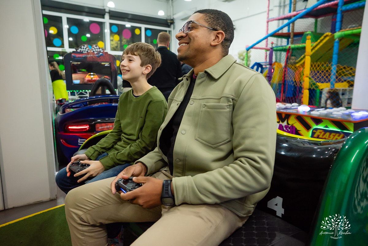 aniversário infantil - fotografia de aniversário - festa temática - trem - fotografia profissional - decoração de festa - Casa da Fantasia - balões personalizados - fotografia criativa - Pelotas – Loly Pop - Antonio Rocha Fotografia - bolo infantil