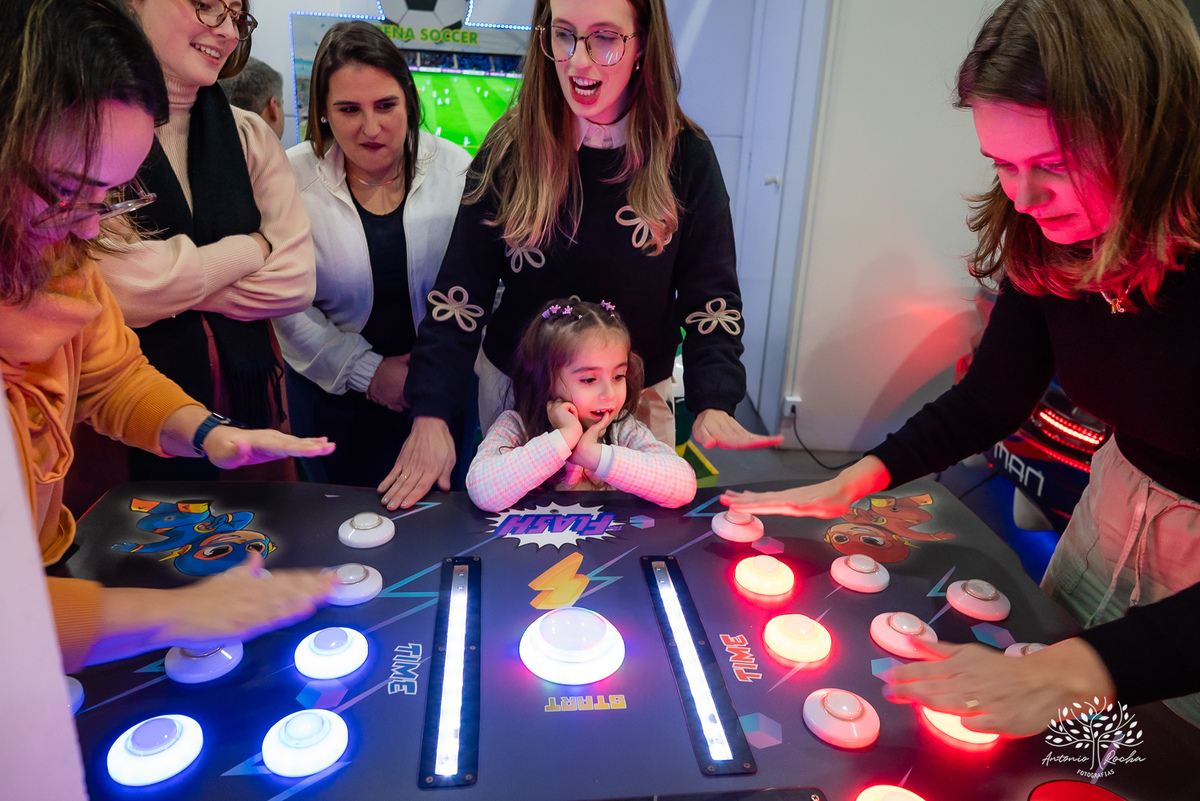 aniversário infantil - fotografia de aniversário - festa temática - trem - fotografia profissional - decoração de festa - Casa da Fantasia - balões personalizados - fotografia criativa - Pelotas – Loly Pop - Antonio Rocha Fotografia - bolo infantil