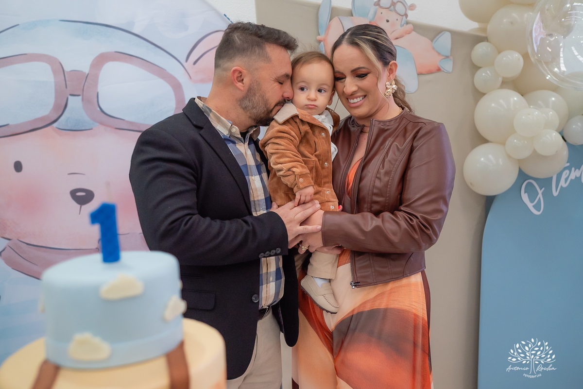 primeiro aninho - festa infantil - fotografia de aniversário - Cliff Kids - túnel de fotos - balões - letreiro one - família reunida - homenagens emocionantes - Let it Be - Beatles - parabéns emocionante - Antonio Rocha Fotografias - Renata Dalbann