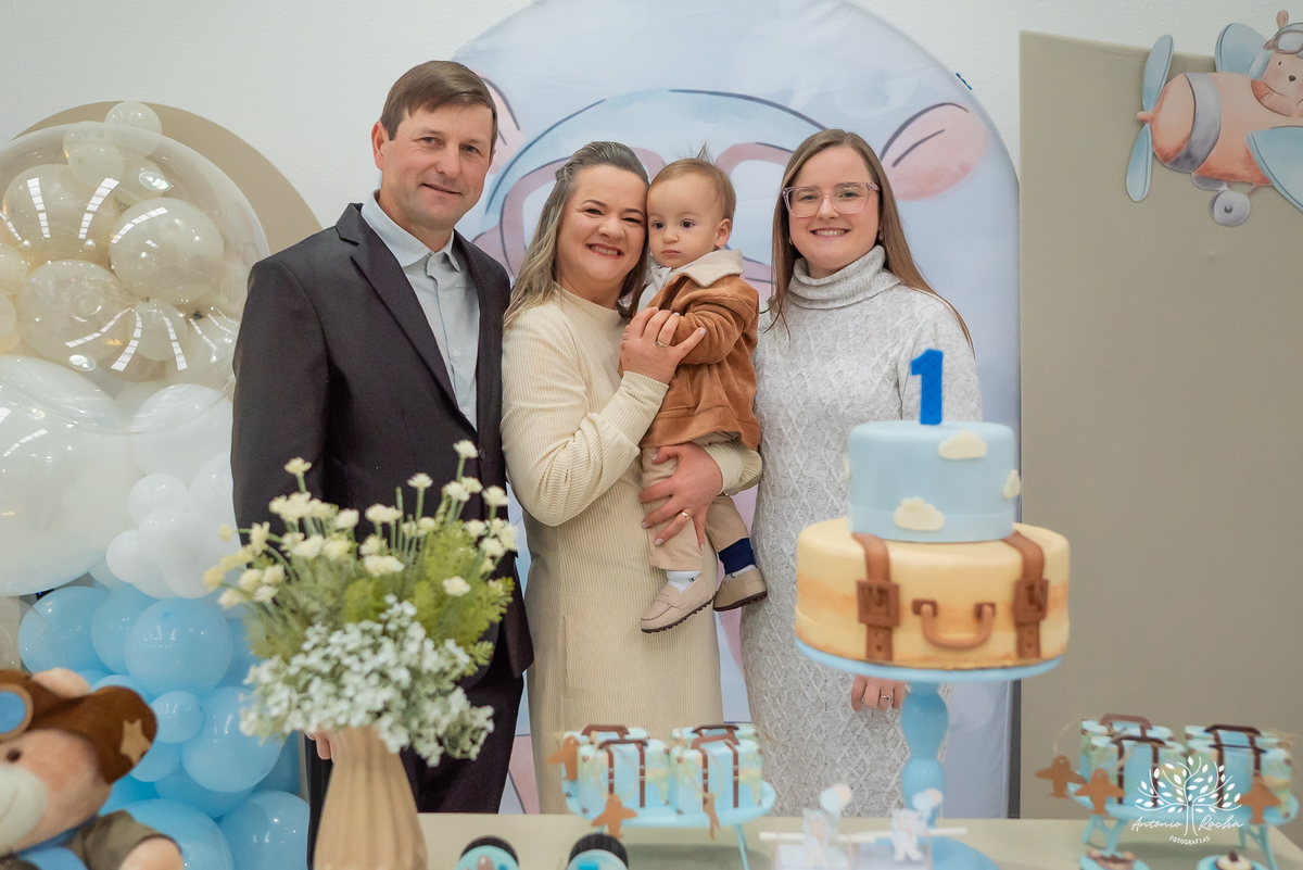 primeiro aninho - festa infantil - fotografia de aniversário - Cliff Kids - túnel de fotos - balões - letreiro one - família reunida - homenagens emocionantes - Let it Be - Beatles - parabéns emocionante - Antonio Rocha Fotografias - Renata Dalbann