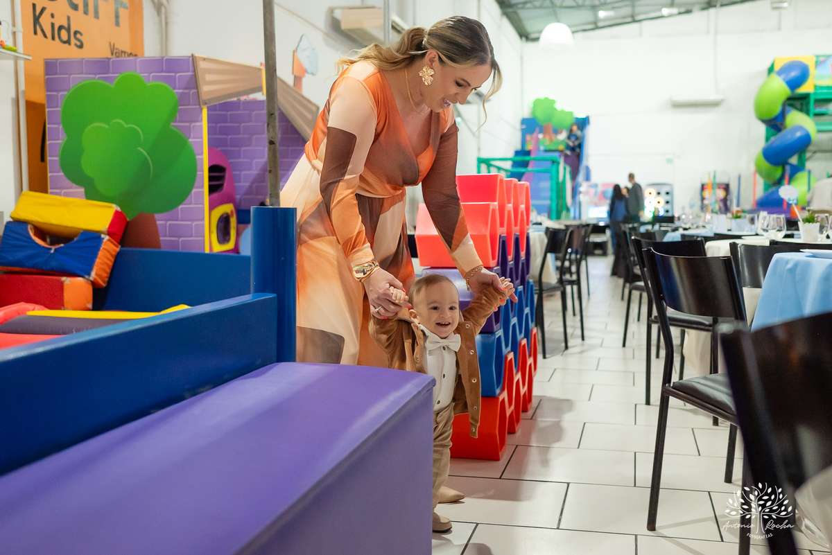 primeiro aninho - festa infantil - fotografia de aniversário - Cliff Kids - túnel de fotos - balões - letreiro one - família reunida - homenagens emocionantes - Let it Be - Beatles - parabéns emocionante - Antonio Rocha Fotografias - Renata Dalbann