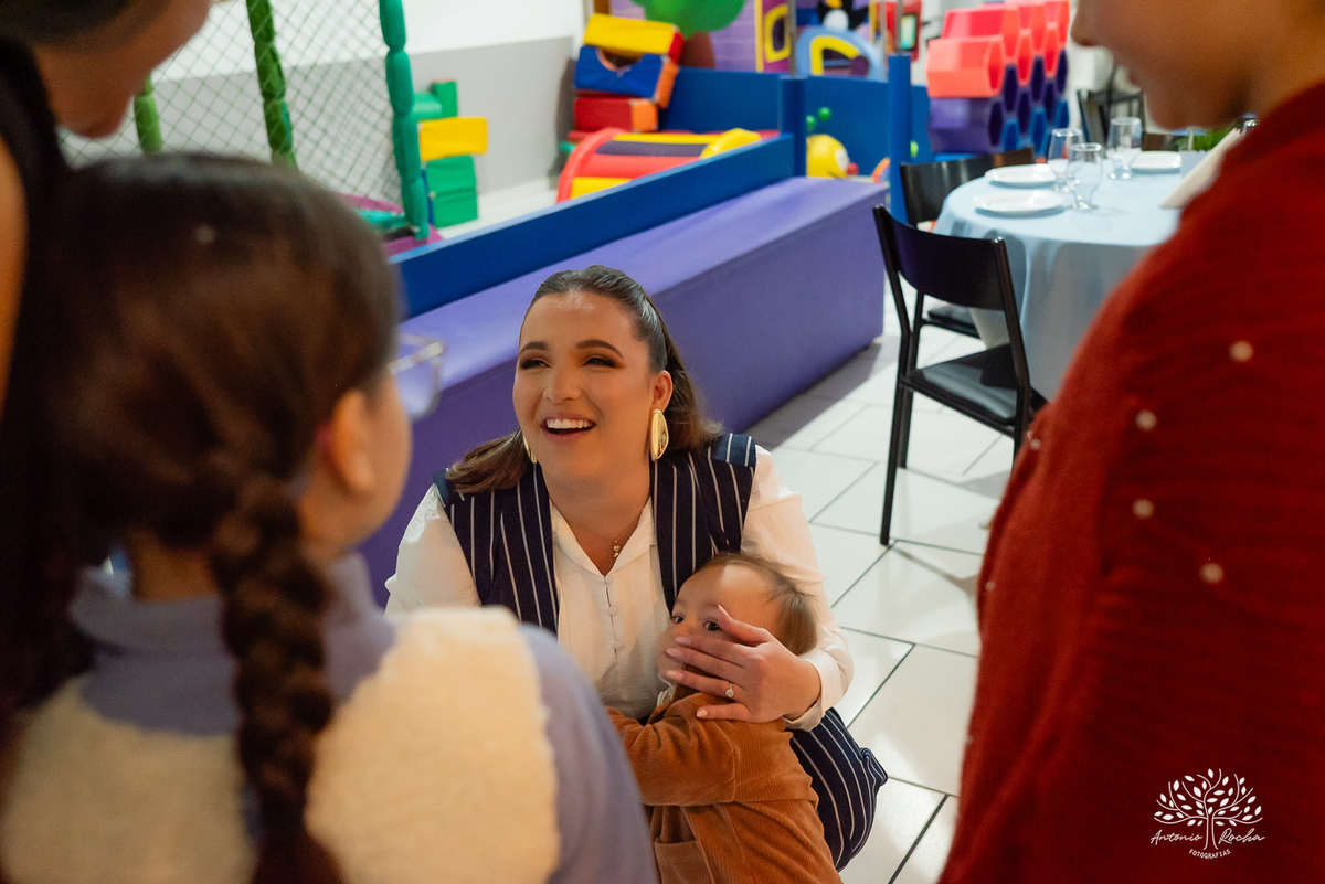 primeiro aninho - festa infantil - fotografia de aniversário - Cliff Kids - túnel de fotos - balões - letreiro one - família reunida - homenagens emocionantes - Let it Be - Beatles - parabéns emocionante - Antonio Rocha Fotografias - Renata Dalbann