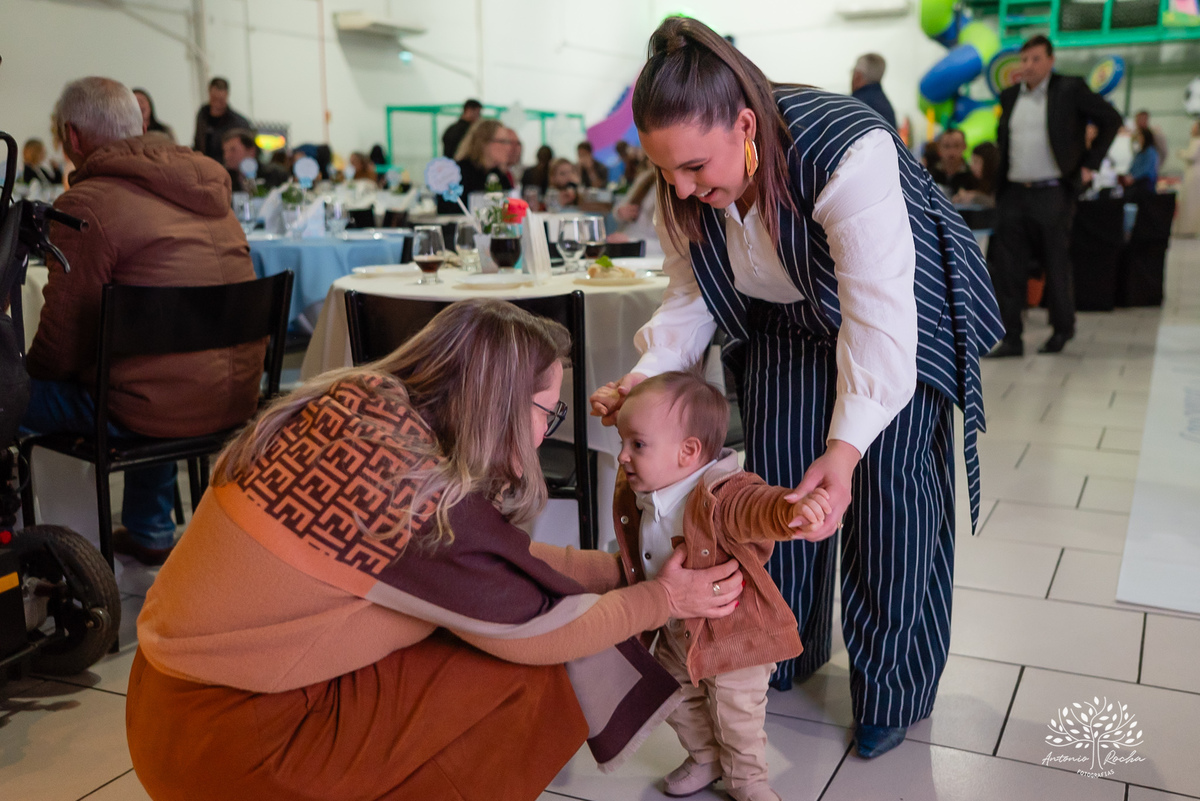 primeiro aninho - festa infantil - fotografia de aniversário - Cliff Kids - túnel de fotos - balões - letreiro one - família reunida - homenagens emocionantes - Let it Be - Beatles - parabéns emocionante - Antonio Rocha Fotografias - Renata Dalbann