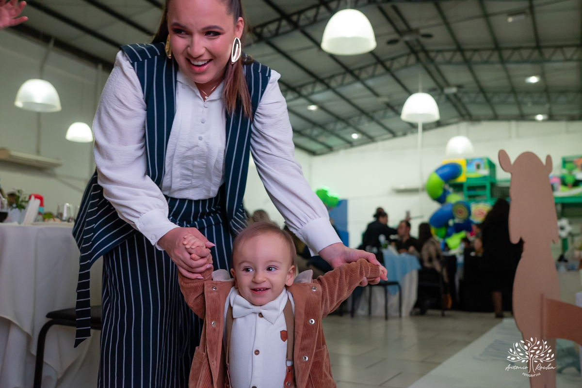 primeiro aninho - festa infantil - fotografia de aniversário - Cliff Kids - túnel de fotos - balões - letreiro one - família reunida - homenagens emocionantes - Let it Be - Beatles - parabéns emocionante - Antonio Rocha Fotografias - Renata Dalbann