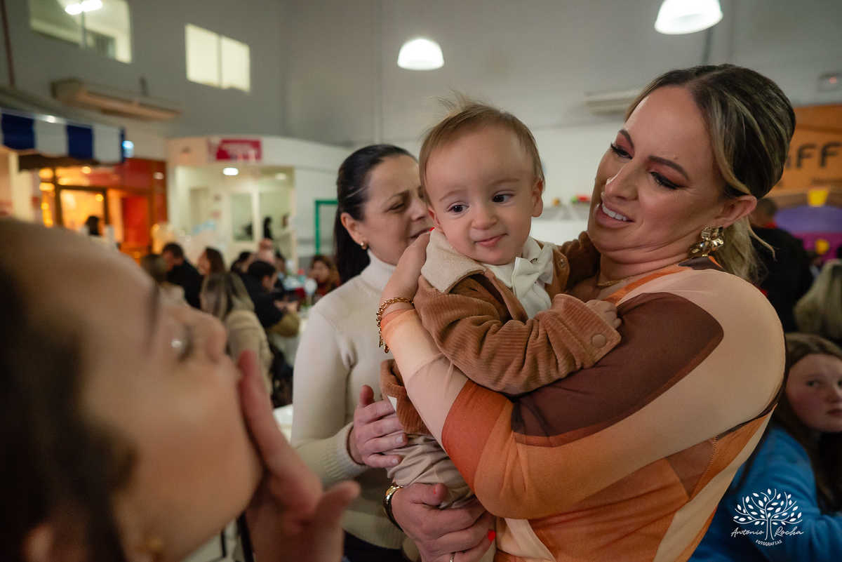 primeiro aninho - festa infantil - fotografia de aniversário - Cliff Kids - túnel de fotos - balões - letreiro one - família reunida - homenagens emocionantes - Let it Be - Beatles - parabéns emocionante - Antonio Rocha Fotografias - Renata Dalbann