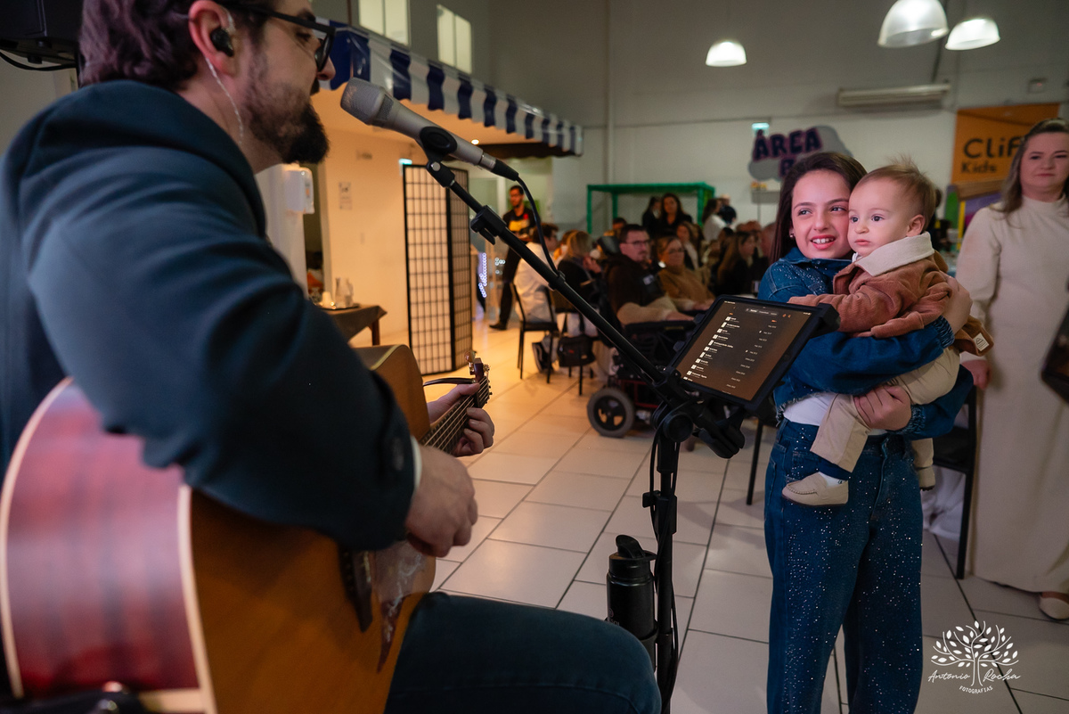 primeiro aninho - festa infantil - fotografia de aniversário - Cliff Kids - túnel de fotos - balões - letreiro one - família reunida - homenagens emocionantes - Let it Be - Beatles - parabéns emocionante - Antonio Rocha Fotografias - Renata Dalbann