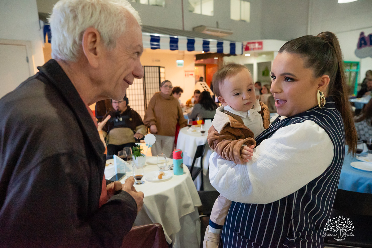 primeiro aninho - festa infantil - fotografia de aniversário - Cliff Kids - túnel de fotos - balões - letreiro one - família reunida - homenagens emocionantes - Let it Be - Beatles - parabéns emocionante - Antonio Rocha Fotografias - Renata Dalbann