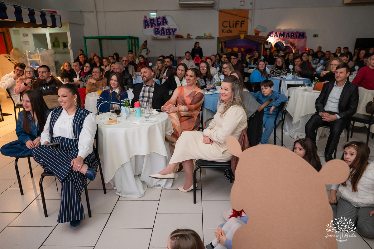 primeiro aninho - festa infantil - fotografia de aniversário - Cliff Kids - túnel de fotos - balões - letreiro one - família reunida - homenagens emocionantes - Let it Be - Beatles - parabéns emocionante - Antonio Rocha Fotografias - Renata Dalbann