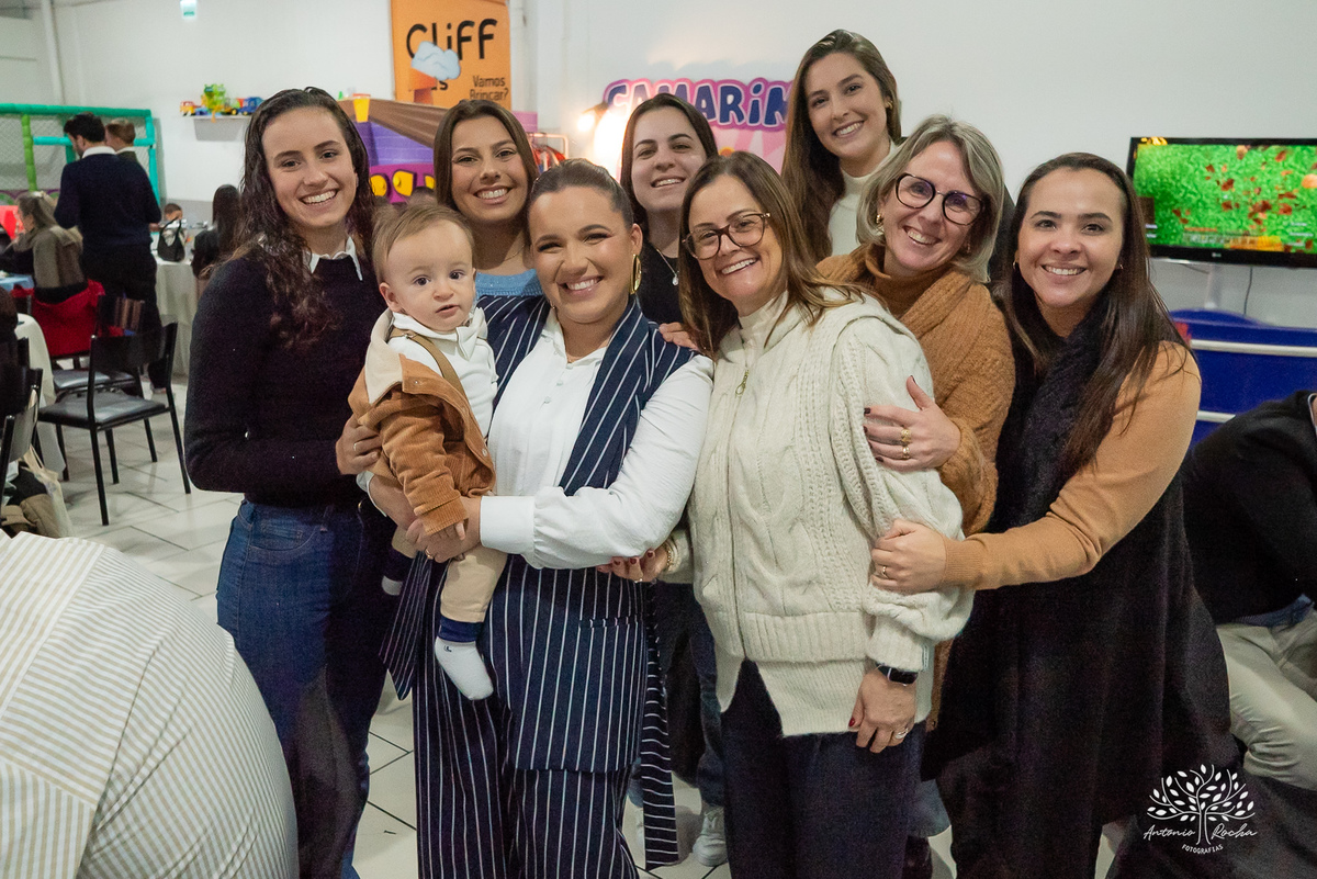 primeiro aninho - festa infantil - fotografia de aniversário - Cliff Kids - túnel de fotos - balões - letreiro one - família reunida - homenagens emocionantes - Let it Be - Beatles - parabéns emocionante - Antonio Rocha Fotografias - Renata Dalbann