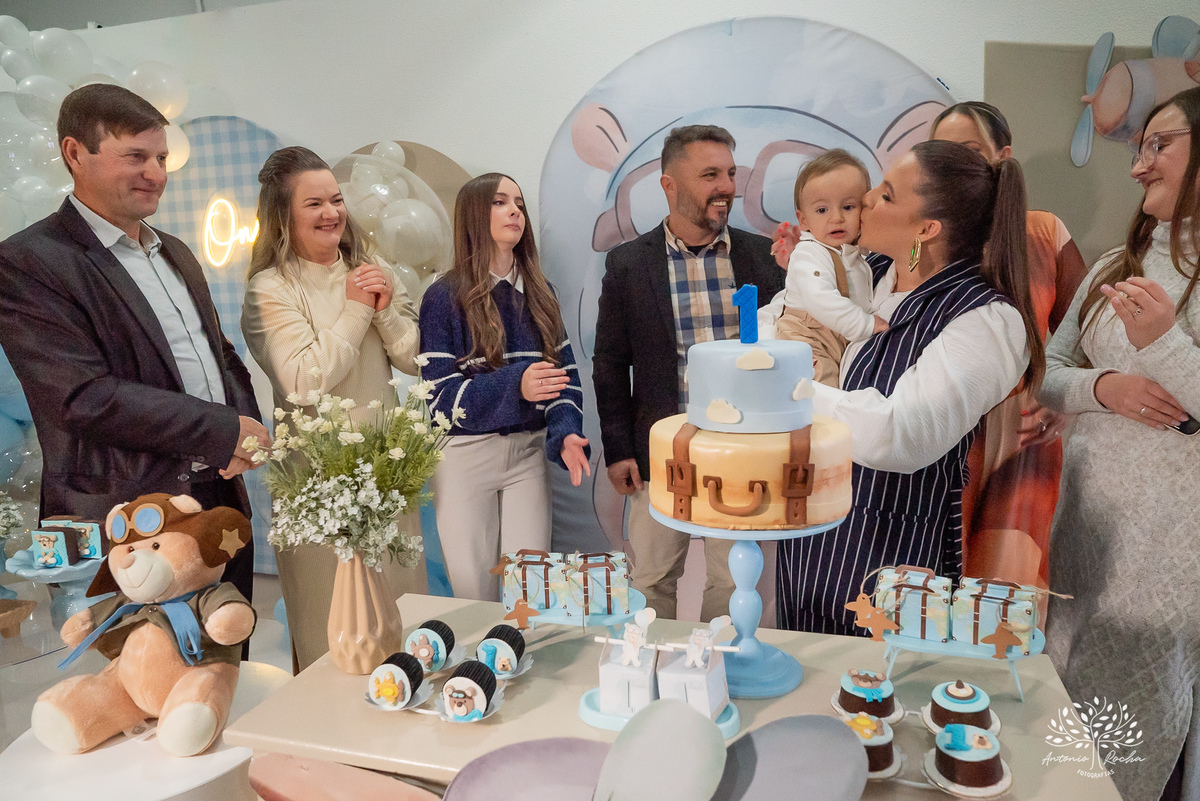 primeiro aninho - festa infantil - fotografia de aniversário - Cliff Kids - túnel de fotos - balões - letreiro one - família reunida - homenagens emocionantes - Let it Be - Beatles - parabéns emocionante - Antonio Rocha Fotografias - Renata Dalbann