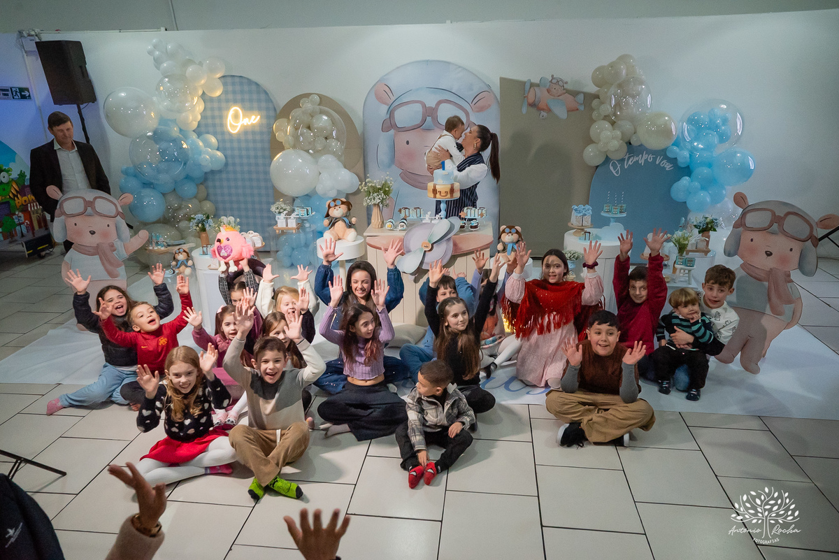 primeiro aninho - festa infantil - fotografia de aniversário - Cliff Kids - túnel de fotos - balões - letreiro one - família reunida - homenagens emocionantes - Let it Be - Beatles - parabéns emocionante - Antonio Rocha Fotografias - Renata Dalbann