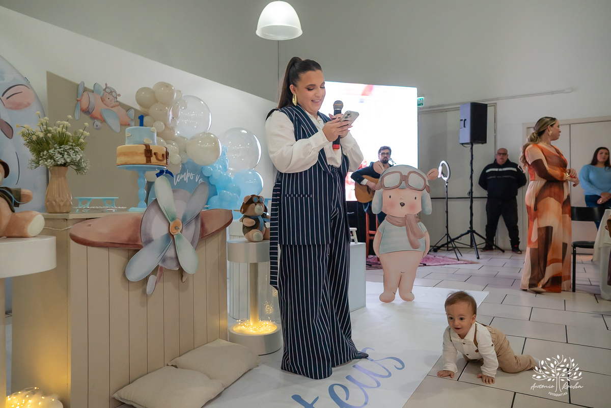 primeiro aninho - festa infantil - fotografia de aniversário - Cliff Kids - túnel de fotos - balões - letreiro one - família reunida - homenagens emocionantes - Let it Be - Beatles - parabéns emocionante - Antonio Rocha Fotografias - Renata Dalbann