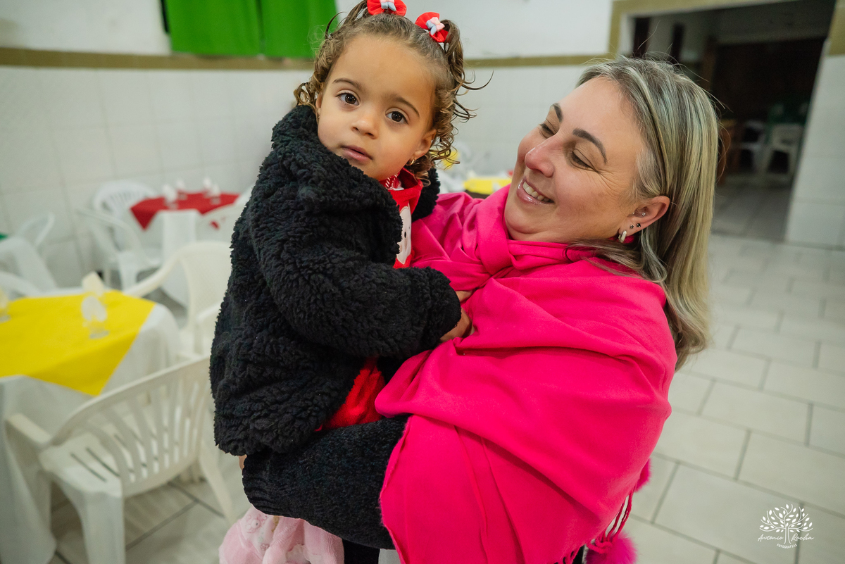 Festa em dose dupla - gêmeos - aniversário infantil - Kiko e Chaves - festa colorida - diversão - família - irmãos - parabéns - chuva de neve - Roxito - docinhos caseiros - aninho registros fotográficos - Antonio Rocha Fotografias - Renata Dalbann