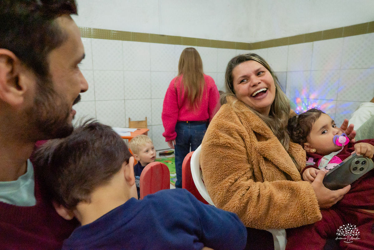 Festa em dose dupla - gêmeos - aniversário infantil - Kiko e Chaves - festa colorida - diversão - família - irmãos - parabéns - chuva de neve - Roxito - docinhos caseiros - aninho registros fotográficos - Antonio Rocha Fotografias - Renata Dalbann
