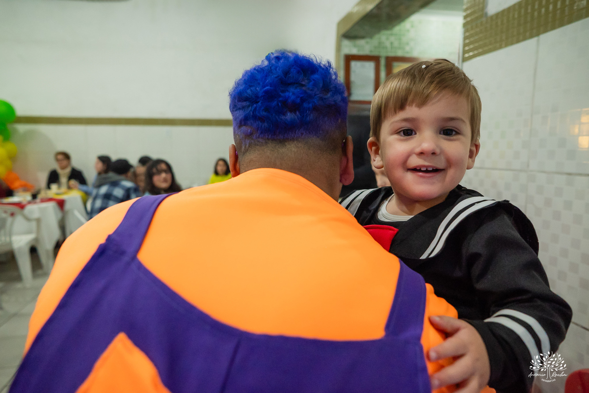 Festa em dose dupla - gêmeos - aniversário infantil - Kiko e Chaves - festa colorida - diversão - família - irmãos - parabéns - chuva de neve - Roxito - docinhos caseiros - aninho registros fotográficos - Antonio Rocha Fotografias - Renata Dalbann