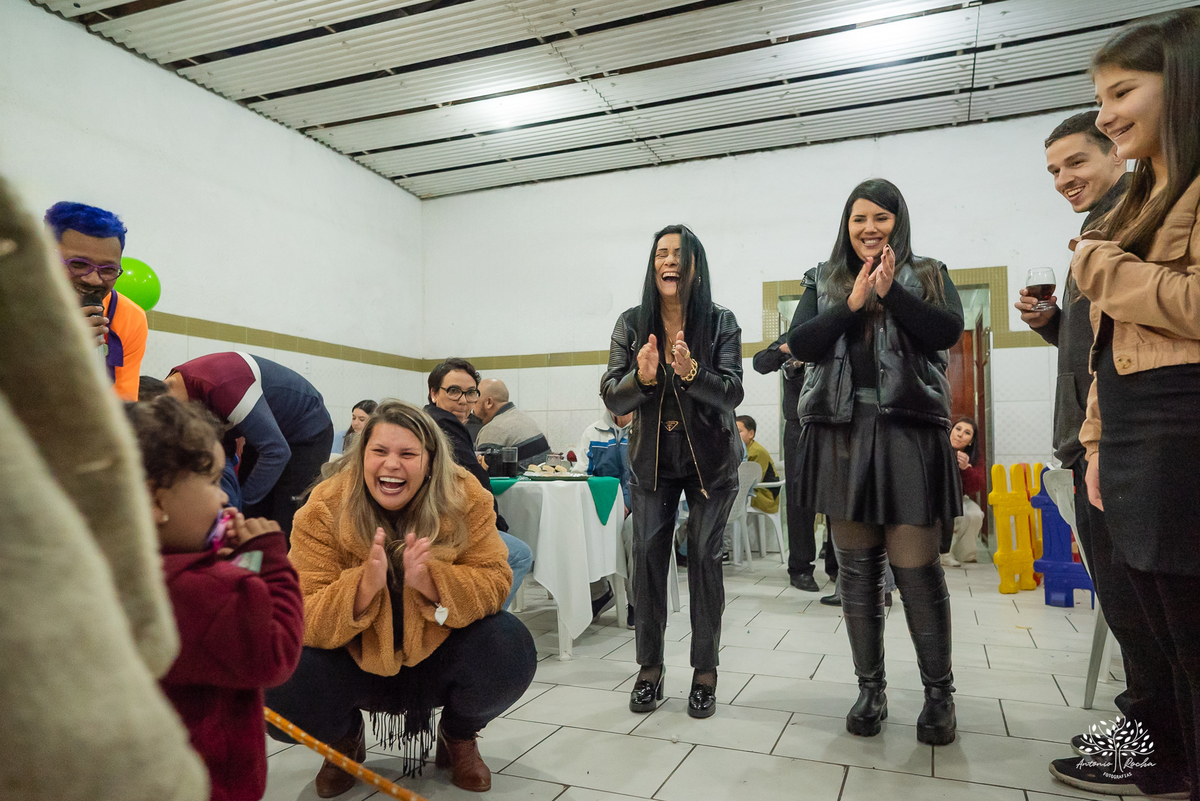 Festa em dose dupla - gêmeos - aniversário infantil - Kiko e Chaves - festa colorida - diversão - família - irmãos - parabéns - chuva de neve - Roxito - docinhos caseiros - aninho registros fotográficos - Antonio Rocha Fotografias - Renata Dalbann