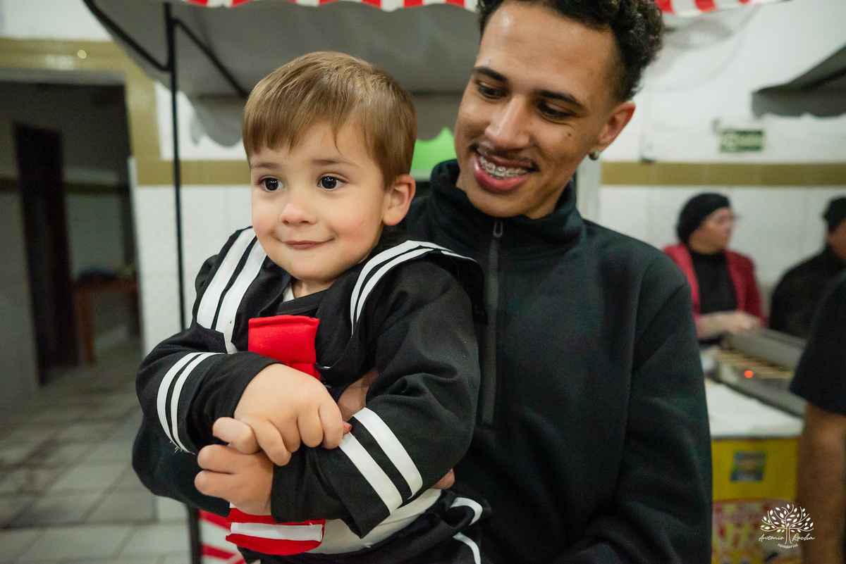 Festa em dose dupla - gêmeos - aniversário infantil - Kiko e Chaves - festa colorida - diversão - família - irmãos - parabéns - chuva de neve - Roxito - docinhos caseiros - aninho registros fotográficos - Antonio Rocha Fotografias - Renata Dalbann