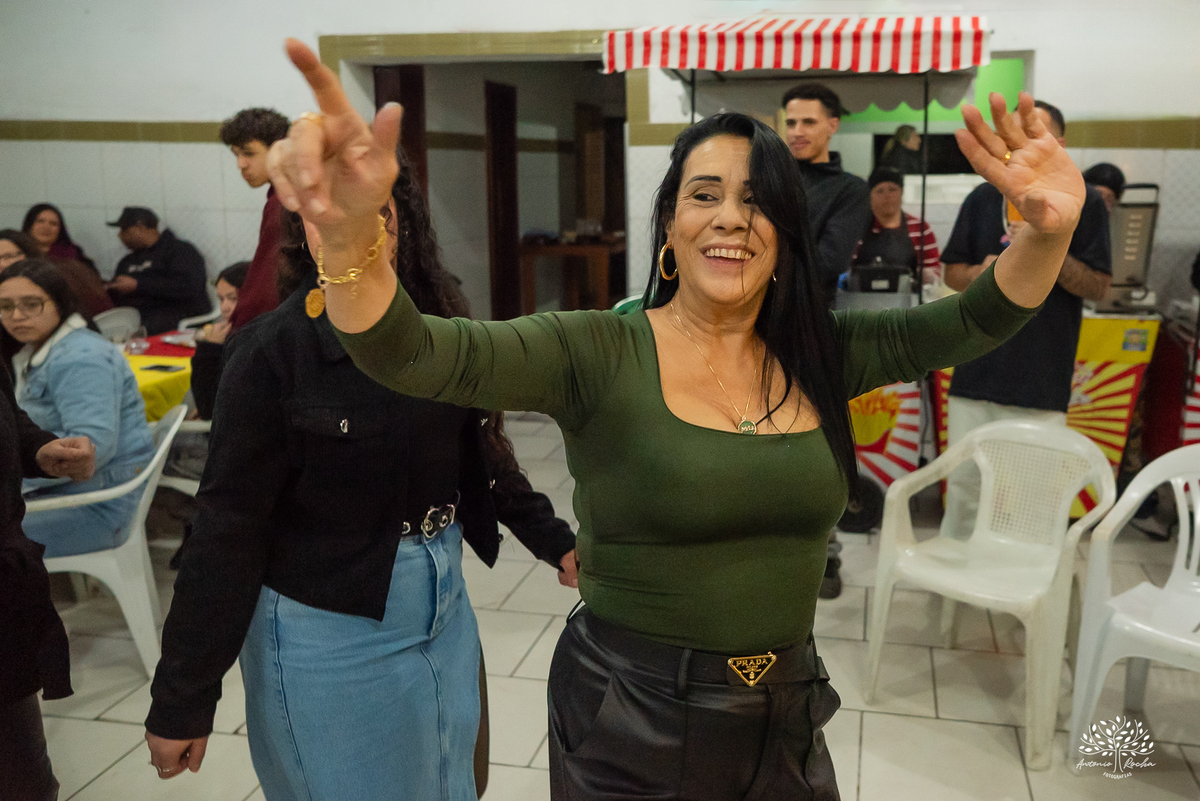 Festa em dose dupla - gêmeos - aniversário infantil - Kiko e Chaves - festa colorida - diversão - família - irmãos - parabéns - chuva de neve - Roxito - docinhos caseiros - aninho registros fotográficos - Antonio Rocha Fotografias - Renata Dalbann