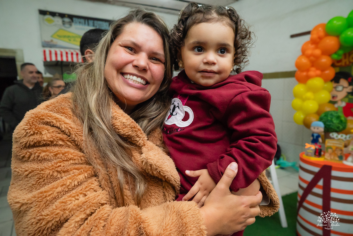 Festa em dose dupla - gêmeos - aniversário infantil - Kiko e Chaves - festa colorida - diversão - família - irmãos - parabéns - chuva de neve - Roxito - docinhos caseiros - aninho registros fotográficos - Antonio Rocha Fotografias - Renata Dalbann