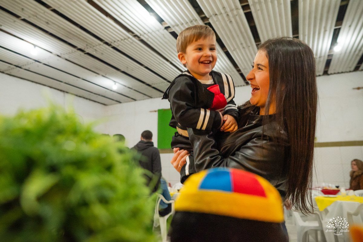 Festa em dose dupla - gêmeos - aniversário infantil - Kiko e Chaves - festa colorida - diversão - família - irmãos - parabéns - chuva de neve - Roxito - docinhos caseiros - aninho registros fotográficos - Antonio Rocha Fotografias - Renata Dalbann