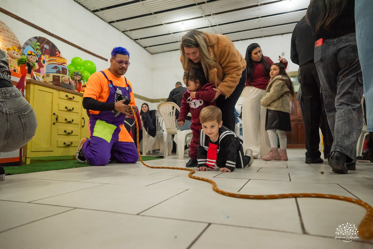 Festa em dose dupla - gêmeos - aniversário infantil - Kiko e Chaves - festa colorida - diversão - família - irmãos - parabéns - chuva de neve - Roxito - docinhos caseiros - aninho registros fotográficos - Antonio Rocha Fotografias - Renata Dalbann