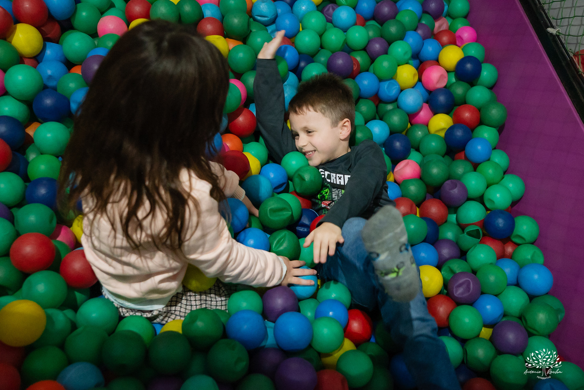 fotografia-infantil - fotógrafo-de-aniversário - fotografia-com-família - fotografia-de-crianças - fotografia-afetiva - fotógrafo-em-pelotas - fotografia-de-família - festa-infantil-com-irmãos - lembranças-em-fotografias - -antonio-rocha - renata dalbann