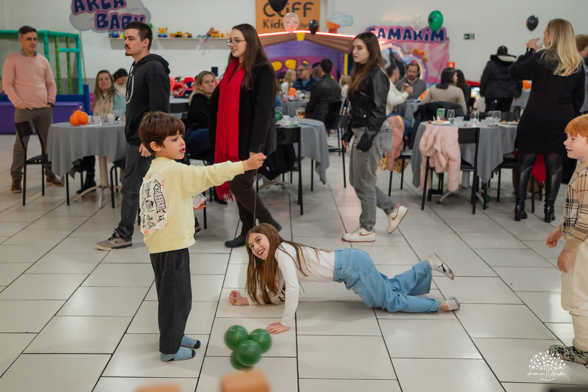 fotografia-infantil - fotógrafo-de-aniversário - fotografia-com-família - fotografia-de-crianças - fotografia-afetiva - fotógrafo-em-pelotas - fotografia-de-família - festa-infantil-com-irmãos - lembranças-em-fotografias - -antonio-rocha - renata dalbann