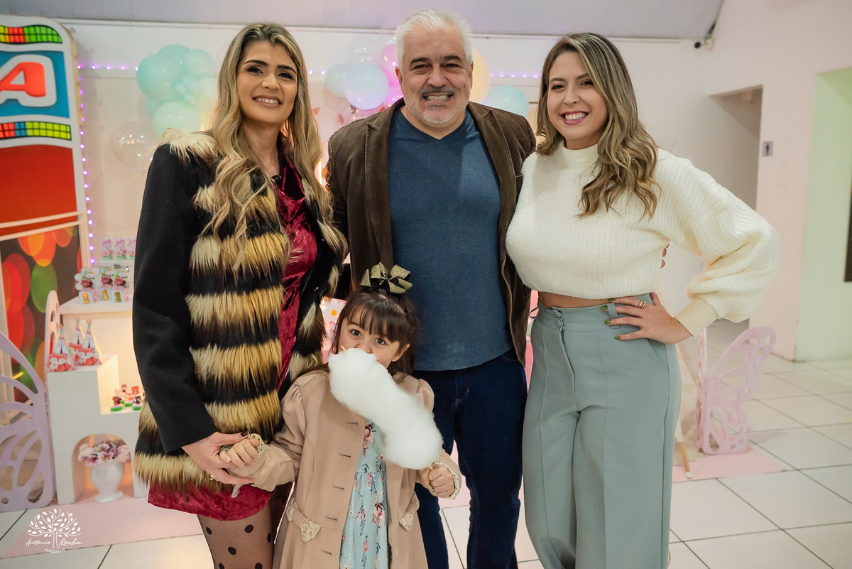 fotografia infantil - primeiro aninho - Arte e Riso - festa infantil - fotografia de aniversário - ensaio infantil - borboletas na decoração  - batizado Yasmin - fotógrafo em Pelotas - Antonio Rocha Fotografias – Fotógrafo Aniversário Infantil