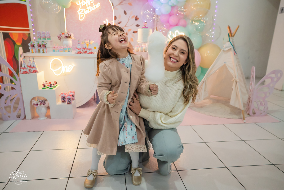 fotografia infantil - primeiro aninho - Arte e Riso - festa infantil - fotografia de aniversário - ensaio infantil - borboletas na decoração  - batizado Yasmin - fotógrafo em Pelotas - Antonio Rocha Fotografias – Fotógrafo Aniversário Infantil