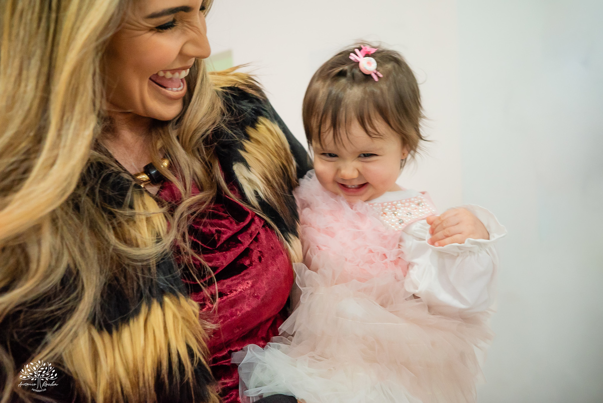 fotografia infantil - primeiro aninho - Arte e Riso - festa infantil - fotografia de aniversário - ensaio infantil - borboletas na decoração  - batizado Yasmin - fotógrafo em Pelotas - Antonio Rocha Fotografias – Fotógrafo Aniversário Infantil