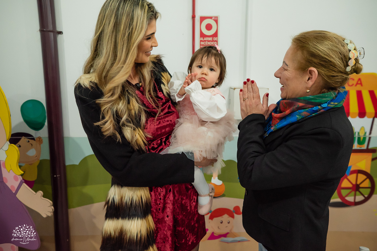 fotografia infantil - primeiro aninho - Arte e Riso - festa infantil - fotografia de aniversário - ensaio infantil - borboletas na decoração  - batizado Yasmin - fotógrafo em Pelotas - Antonio Rocha Fotografias – Fotógrafo Aniversário Infantil