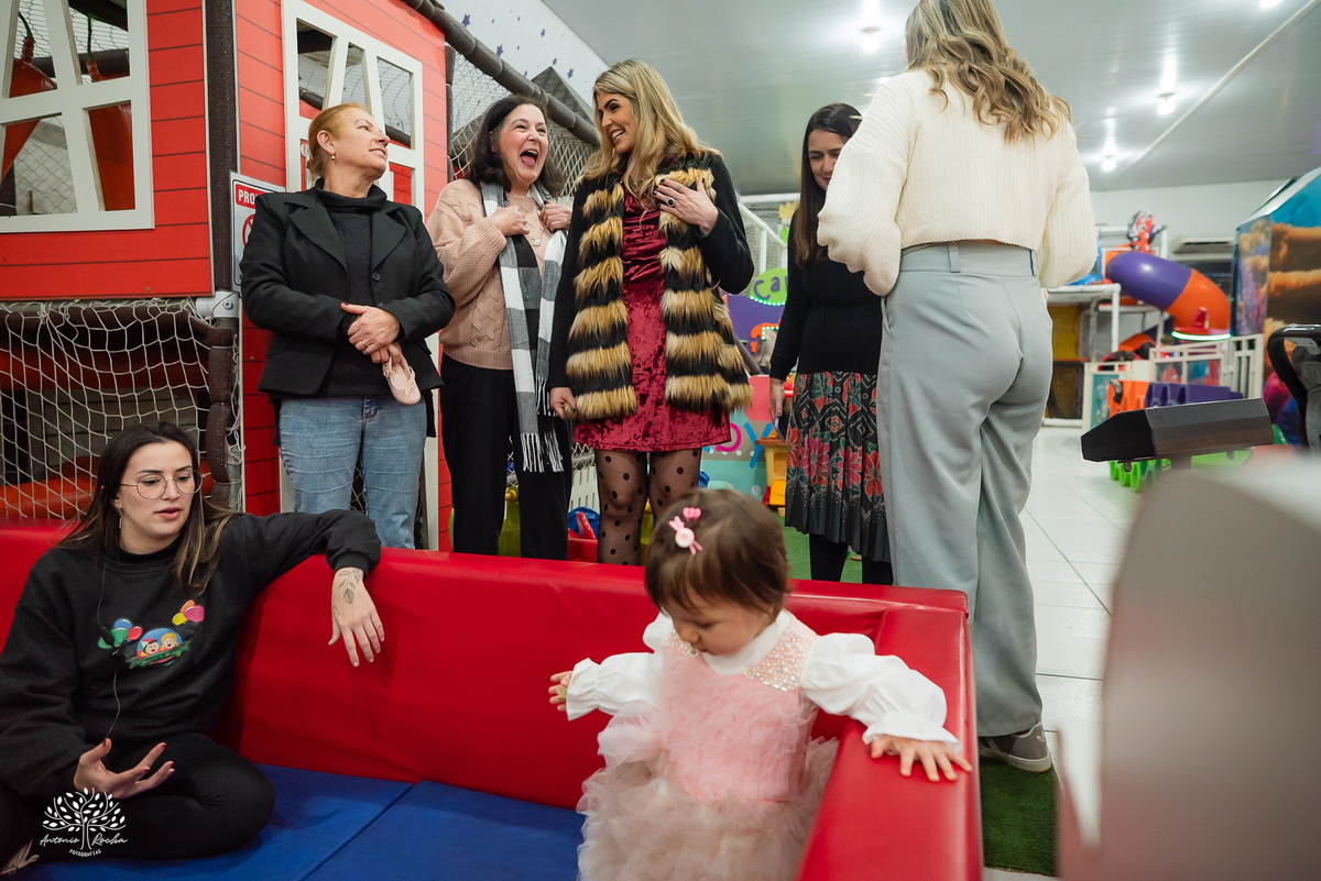 fotografia infantil - primeiro aninho - Arte e Riso - festa infantil - fotografia de aniversário - ensaio infantil - borboletas na decoração  - batizado Yasmin - fotógrafo em Pelotas - Antonio Rocha Fotografias – Fotógrafo Aniversário Infantil