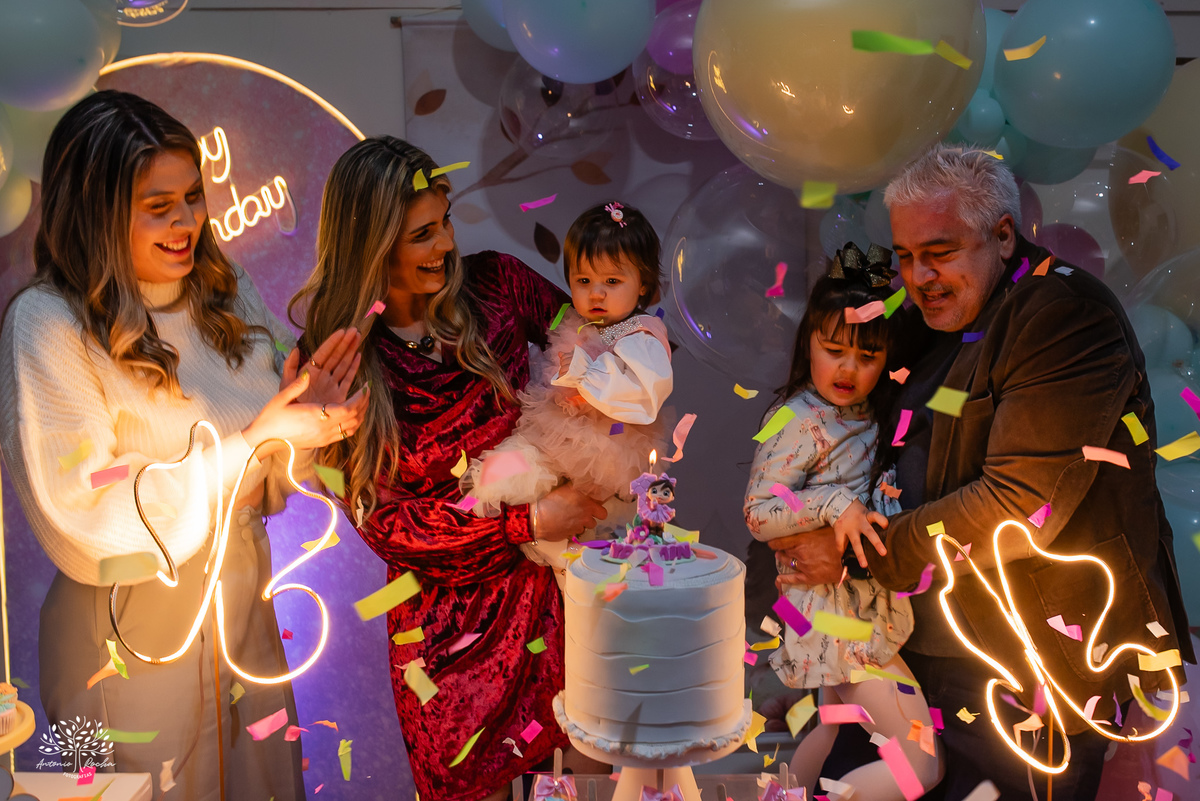 fotografia infantil - primeiro aninho - Arte e Riso - festa infantil - fotografia de aniversário - ensaio infantil - borboletas na decoração  - batizado Yasmin - fotógrafo em Pelotas - Antonio Rocha Fotografias – Fotógrafo Aniversário Infantil