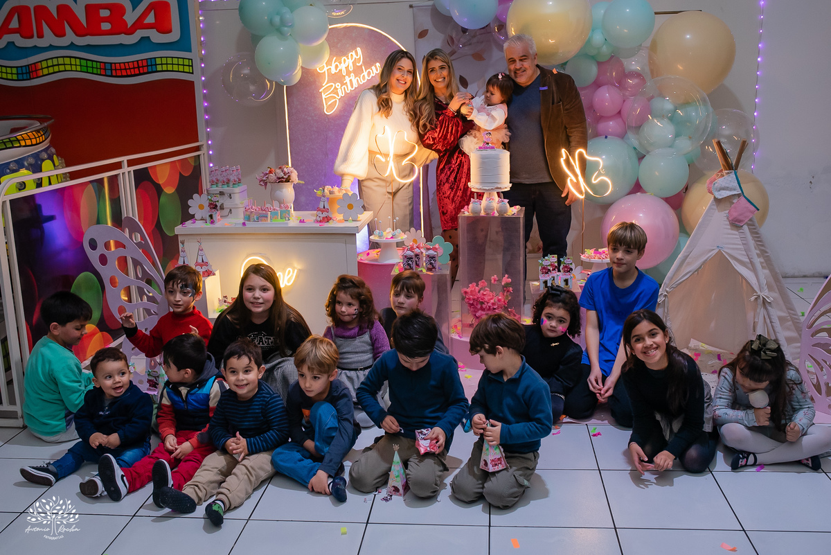 fotografia infantil - primeiro aninho - Arte e Riso - festa infantil - fotografia de aniversário - ensaio infantil - borboletas na decoração  - batizado Yasmin - fotógrafo em Pelotas - Antonio Rocha Fotografias – Fotógrafo Aniversário Infantil