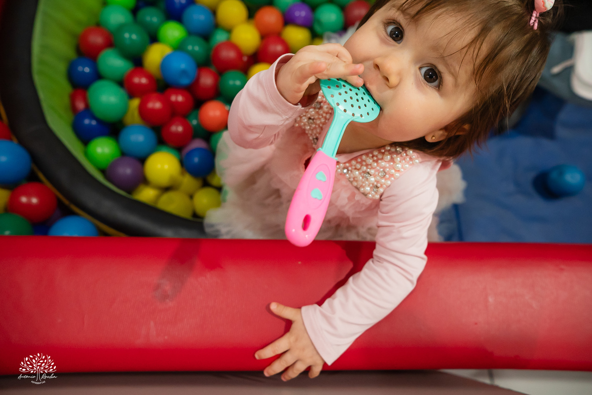 fotografia infantil - primeiro aninho - Arte e Riso - festa infantil - fotografia de aniversário - ensaio infantil - borboletas na decoração  - batizado Yasmin - fotógrafo em Pelotas - Antonio Rocha Fotografias – Fotógrafo Aniversário Infantil