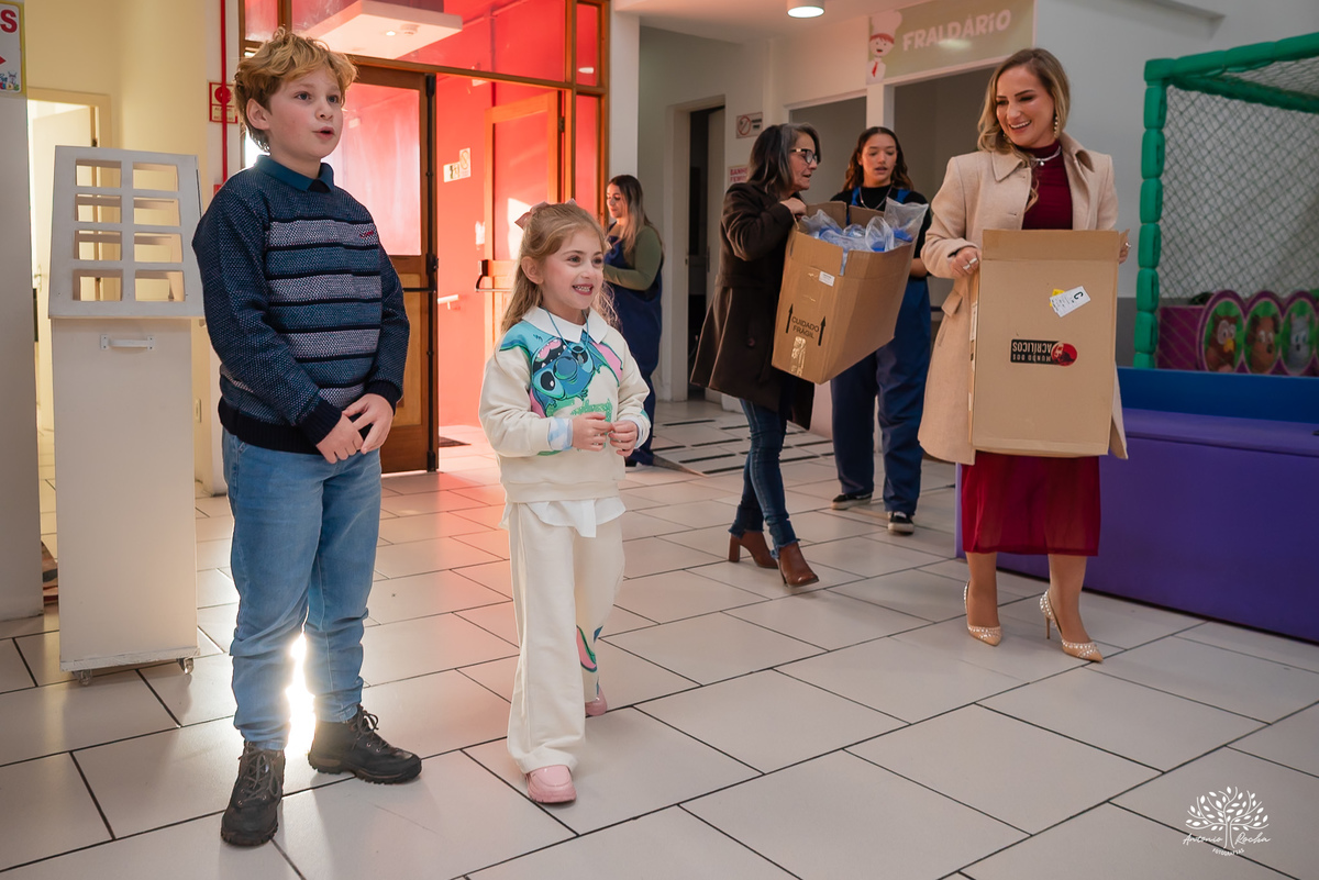 fotografia infantil - festa infantil - aniversário - lembranças da infância - fotos de família - Ana Júlia - salão Cliff Kids - decoração Stitch - diversão infantil - momentos inesquecíveis - abraços e sorrisos - festa com amigos - fotografia de infância